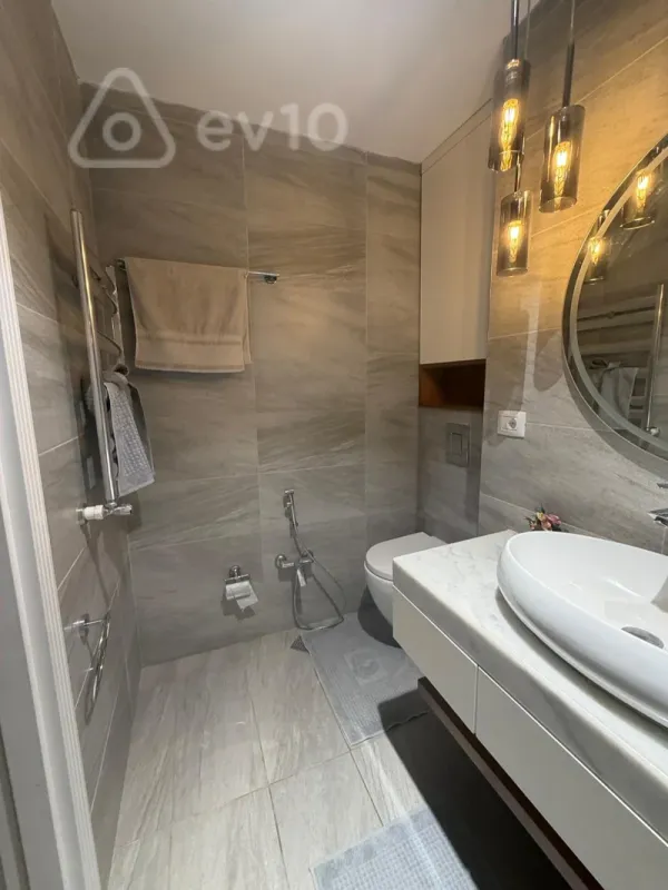 Satılır 3 otaqlı yeni tikili 120 m²