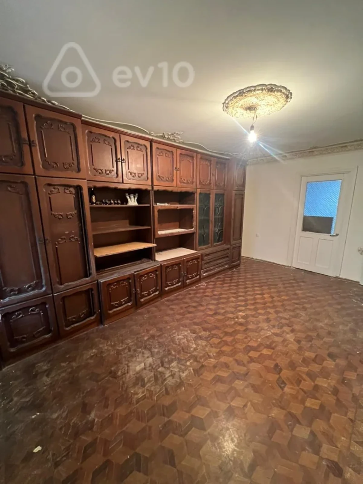 Satılır 3 otaqlı köhnə tikili 68 m²