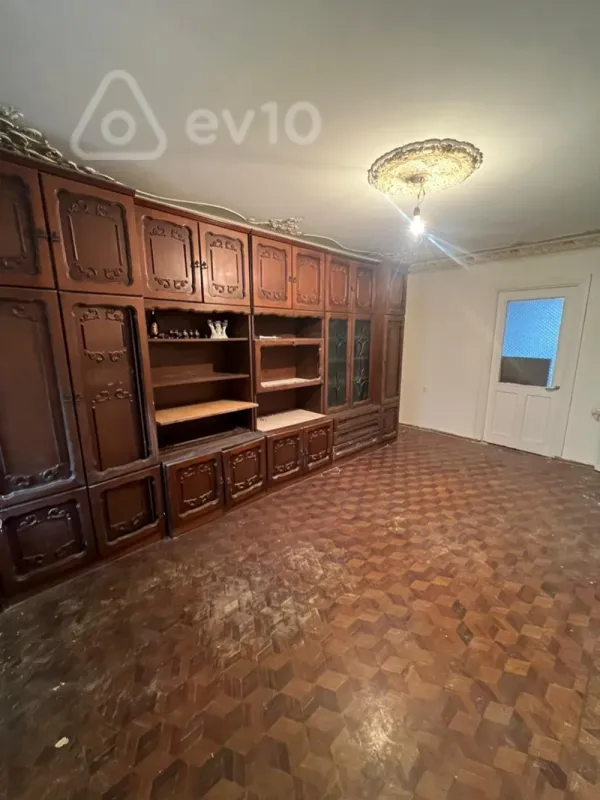 Satılır 3 otaqlı köhnə tikili 68 m²