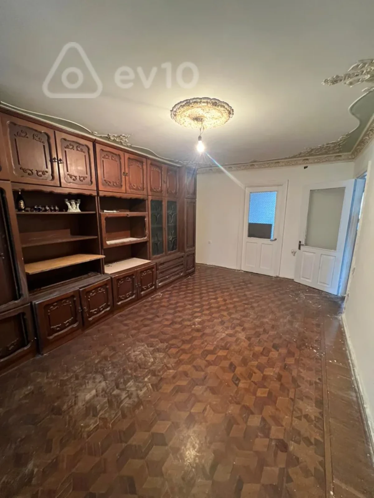 Satılır 3 otaqlı köhnə tikili 68 m²