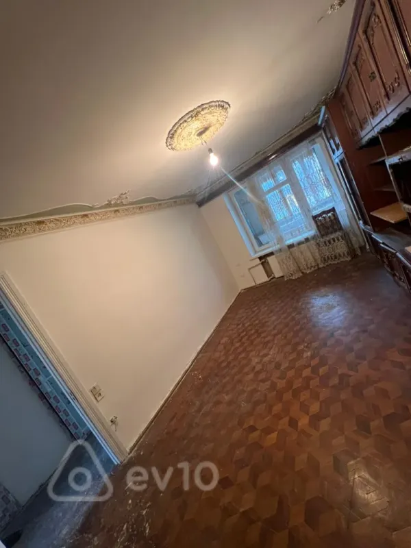 Satılır 3 otaqlı köhnə tikili 68 m²