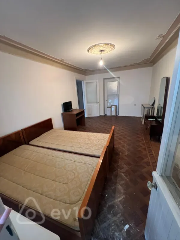 Satılır 3 otaqlı köhnə tikili 68 m²