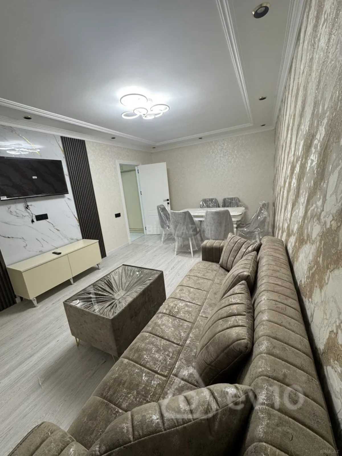 Kirayə verilir 2 otaqlı yeni tikili 70 m²