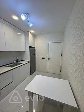 Kirayə verilir 2 otaqlı yeni tikili 70 m²