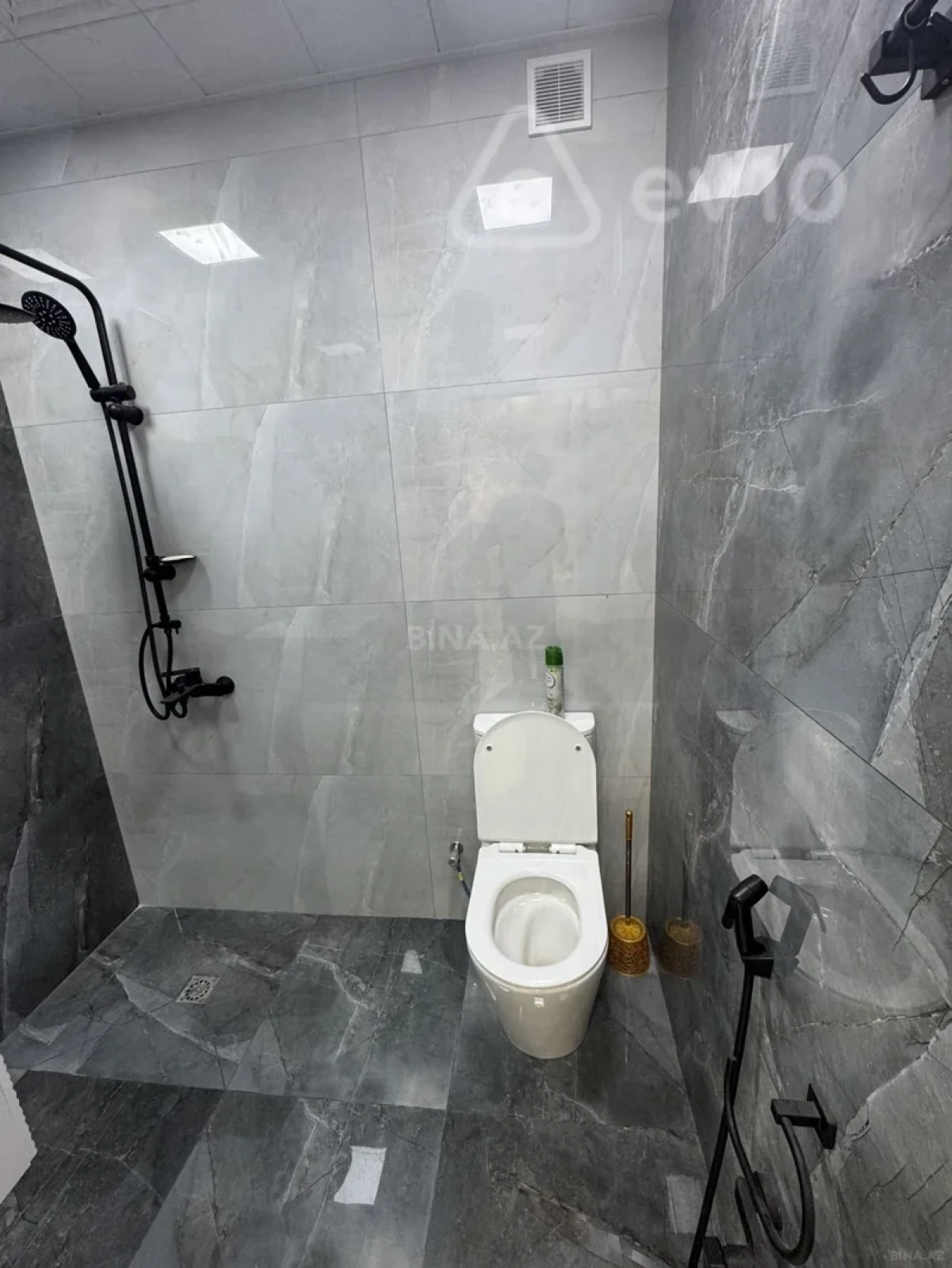 Kirayə verilir 2 otaqlı yeni tikili 70 m²