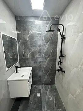 Kirayə verilir 2 otaqlı yeni tikili 70 m²