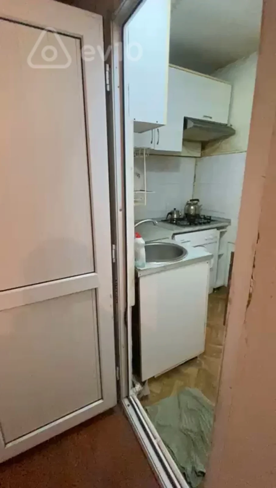 Kirayə verilir 2 otaqlı köhnə tikili 50 m²
