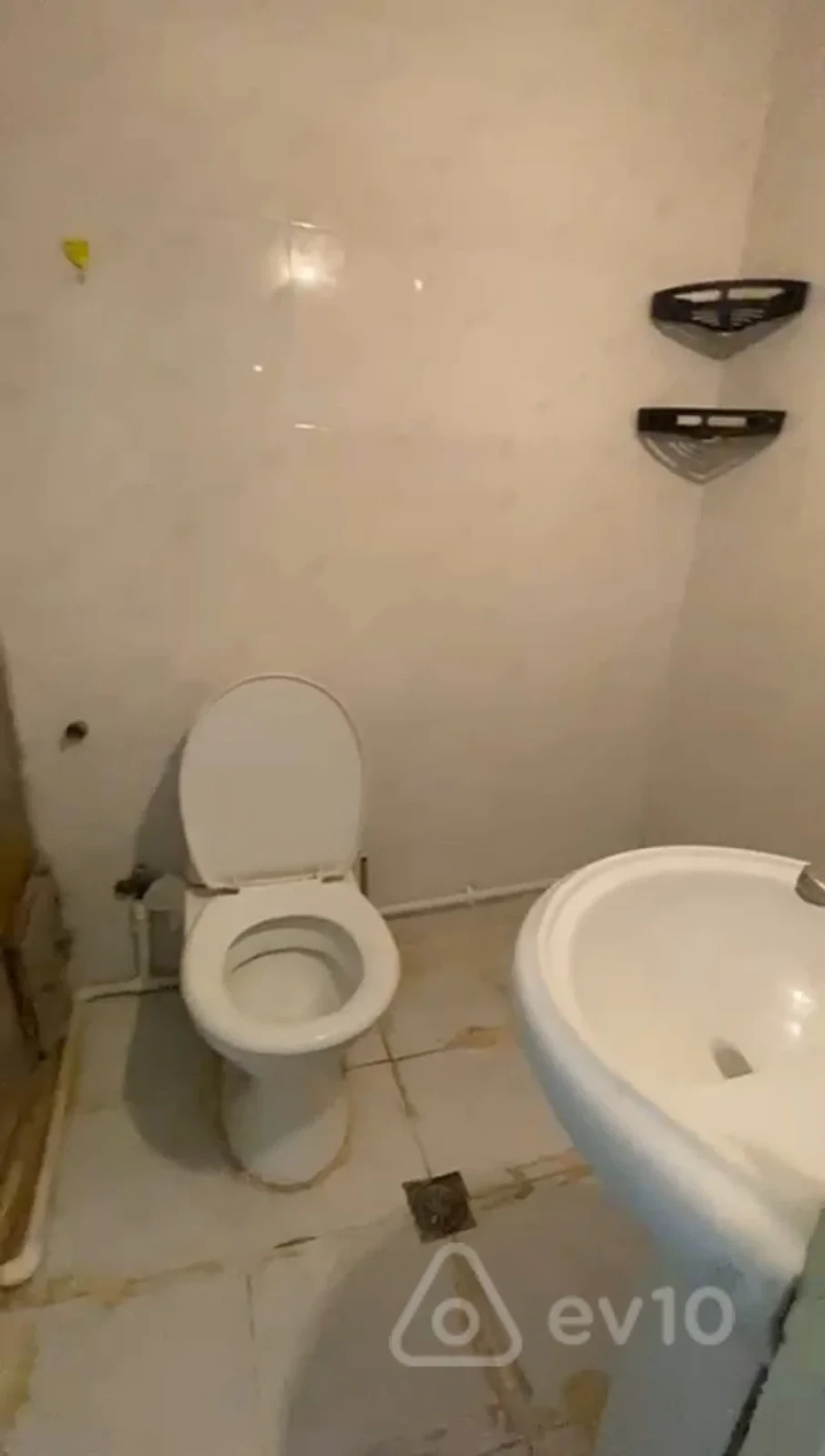 Kirayə verilir 2 otaqlı köhnə tikili 50 m²