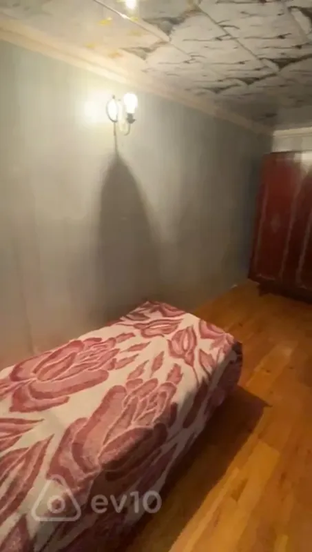 Kirayə verilir 2 otaqlı köhnə tikili 50 m²