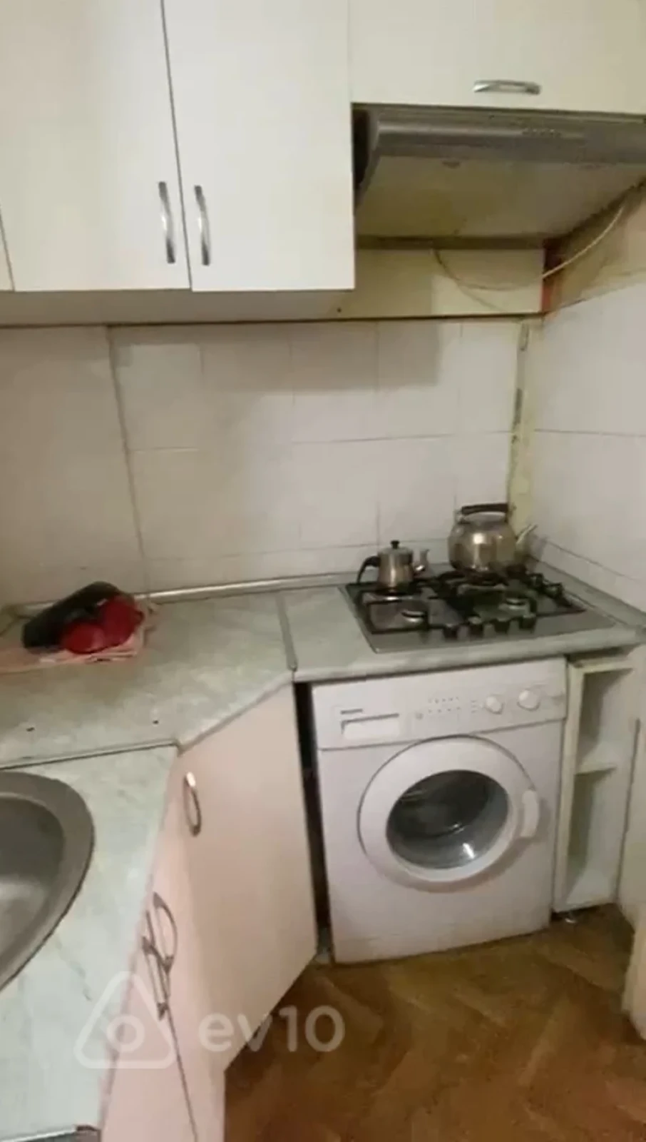 Kirayə verilir 2 otaqlı köhnə tikili 50 m²