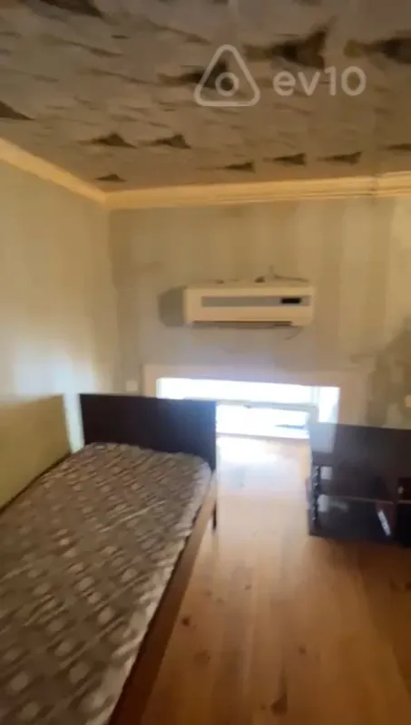 Kirayə verilir 2 otaqlı köhnə tikili 50 m²