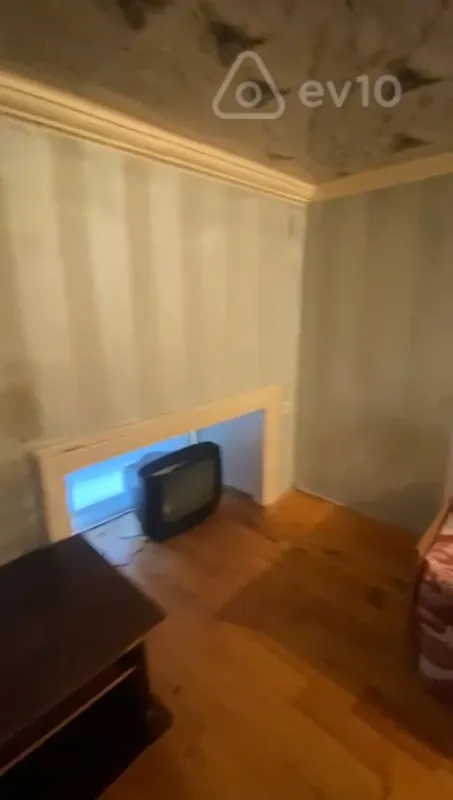 Kirayə verilir 2 otaqlı köhnə tikili 50 m²