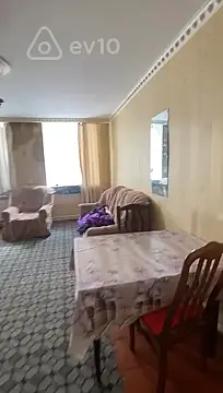 Kirayə verilir 2 otaqlı köhnə tikili 50 m²