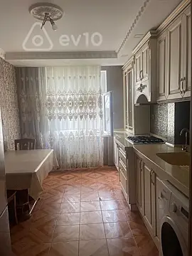 Kirayə verilir 3 otaqlı köhnə tikili 105 m²