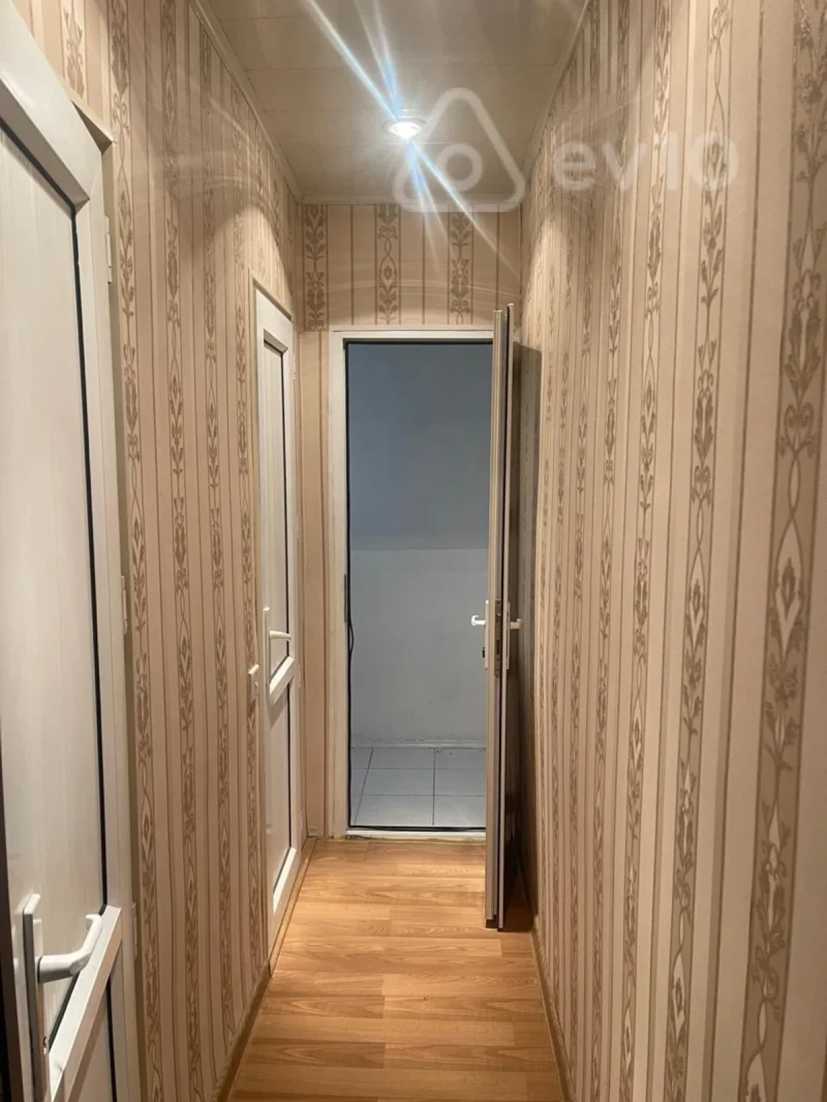 Kirayə verilir 3 otaqlı köhnə tikili 105 m²