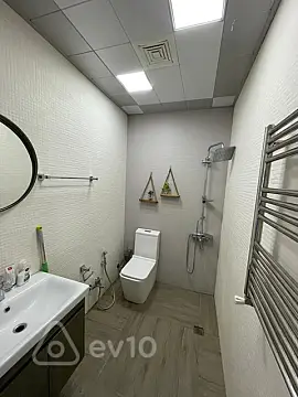 Kirayə verilir 2 otaqlı yeni tikili 65 m²