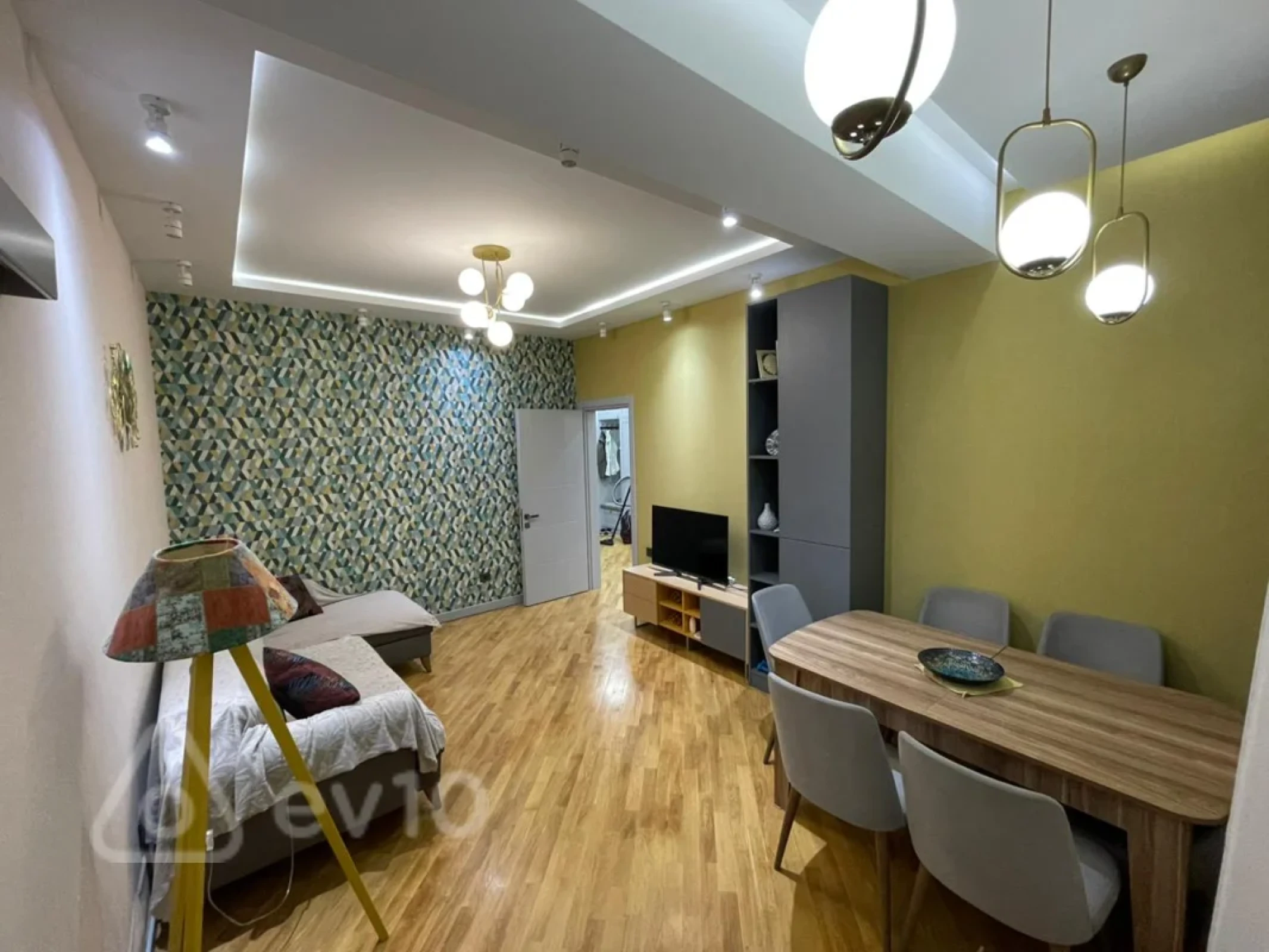 Kirayə verilir 2 otaqlı yeni tikili 65 m²