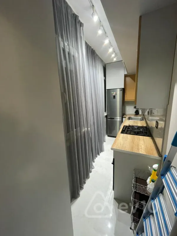 Kirayə verilir 2 otaqlı yeni tikili 65 m²