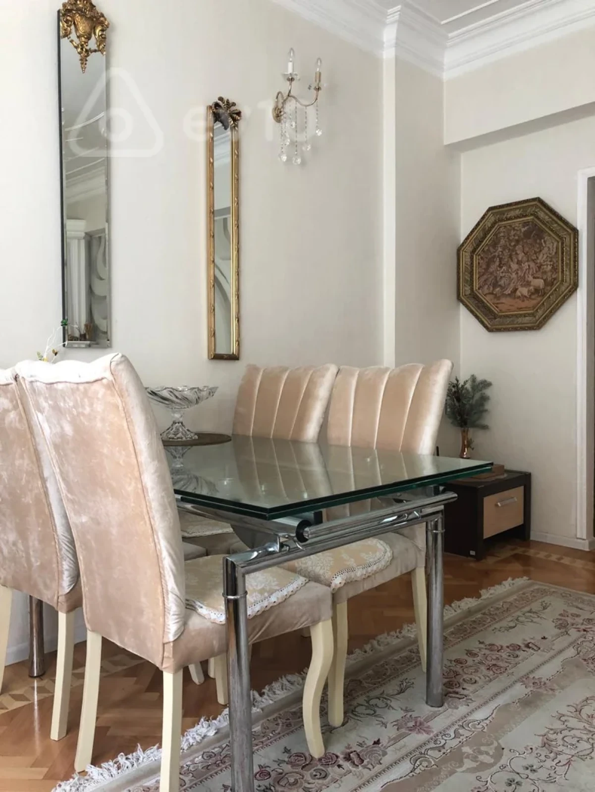 Kirayə verilir 2 otaqlı köhnə tikili 60 m²