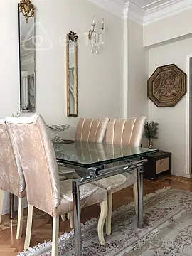 Kirayə verilir 2 otaqlı köhnə tikili 60 m²
