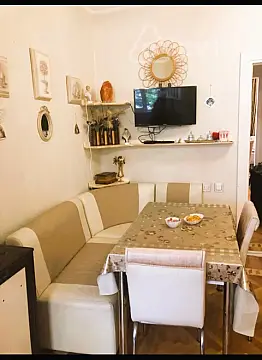 Kirayə verilir 2 otaqlı köhnə tikili 60 m²