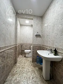 Kirayə verilir 1 otaqlı ofis 60 m²