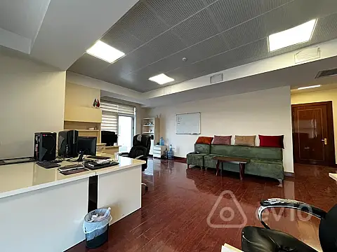 Kirayə verilir 1 otaqlı ofis 60 m²