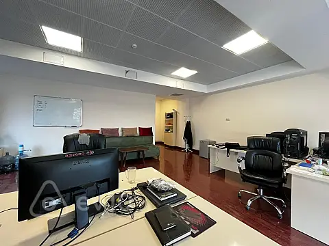 Kirayə verilir 1 otaqlı ofis 60 m²