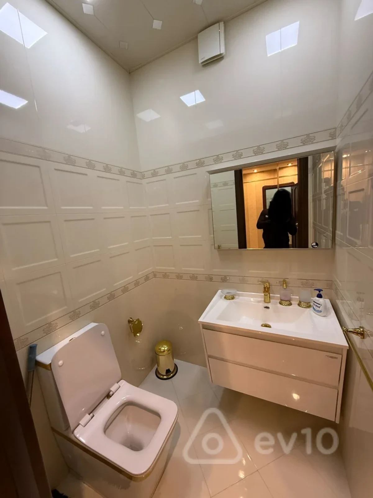 Kirayə verilir 2 otaqlı yeni tikili 70 m²