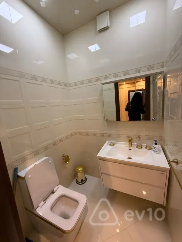 Kirayə verilir 2 otaqlı yeni tikili 70 m²