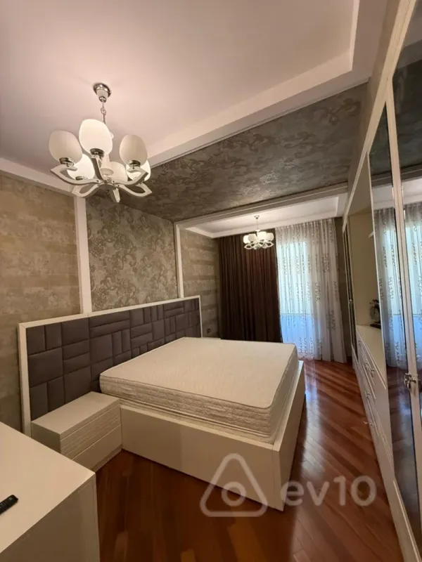 Kirayə verilir 2 otaqlı yeni tikili 70 m²