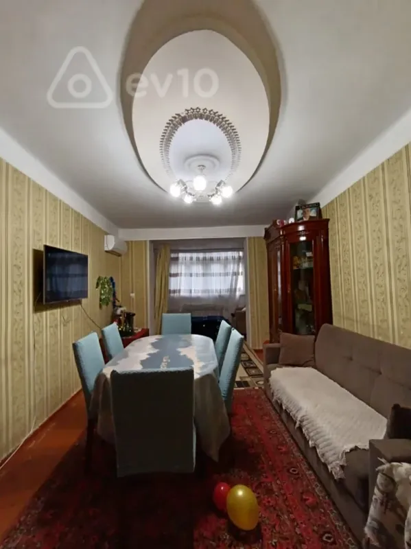Satılır 3 otaqlı köhnə tikili 80 m²