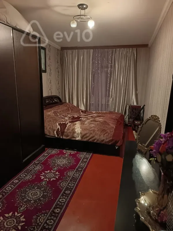 Satılır 3 otaqlı köhnə tikili 80 m²