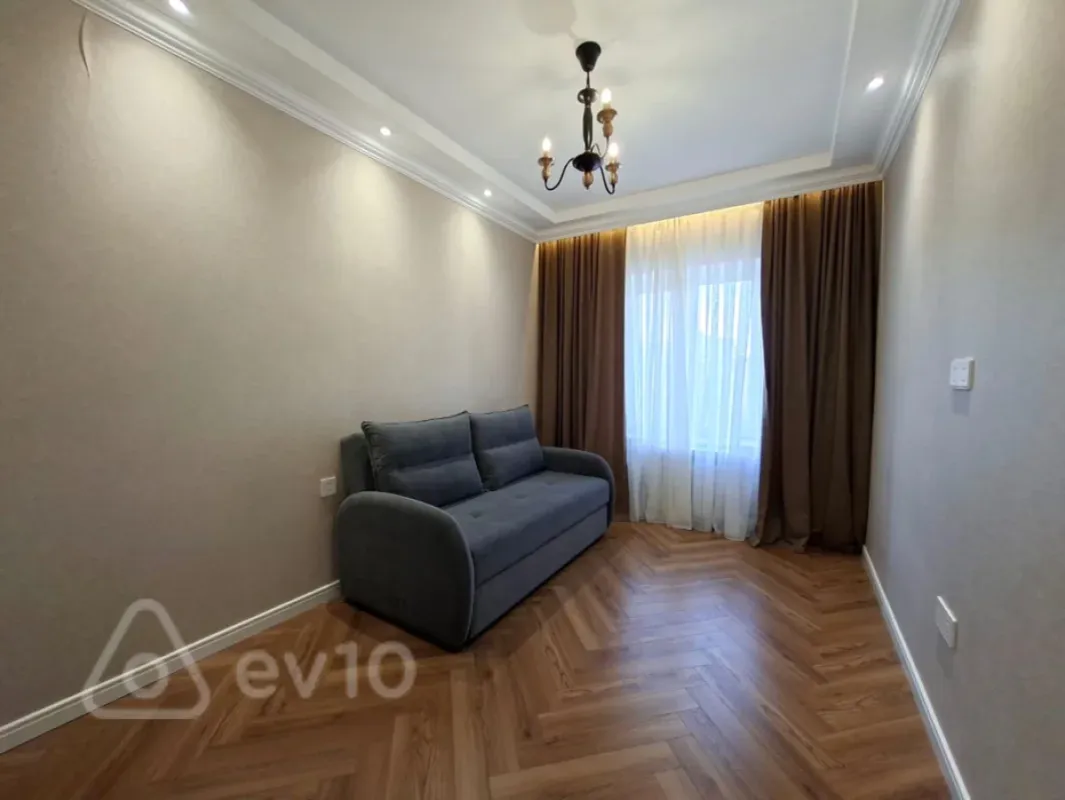 Satılır 3 otaqlı köhnə tikili 75 m²