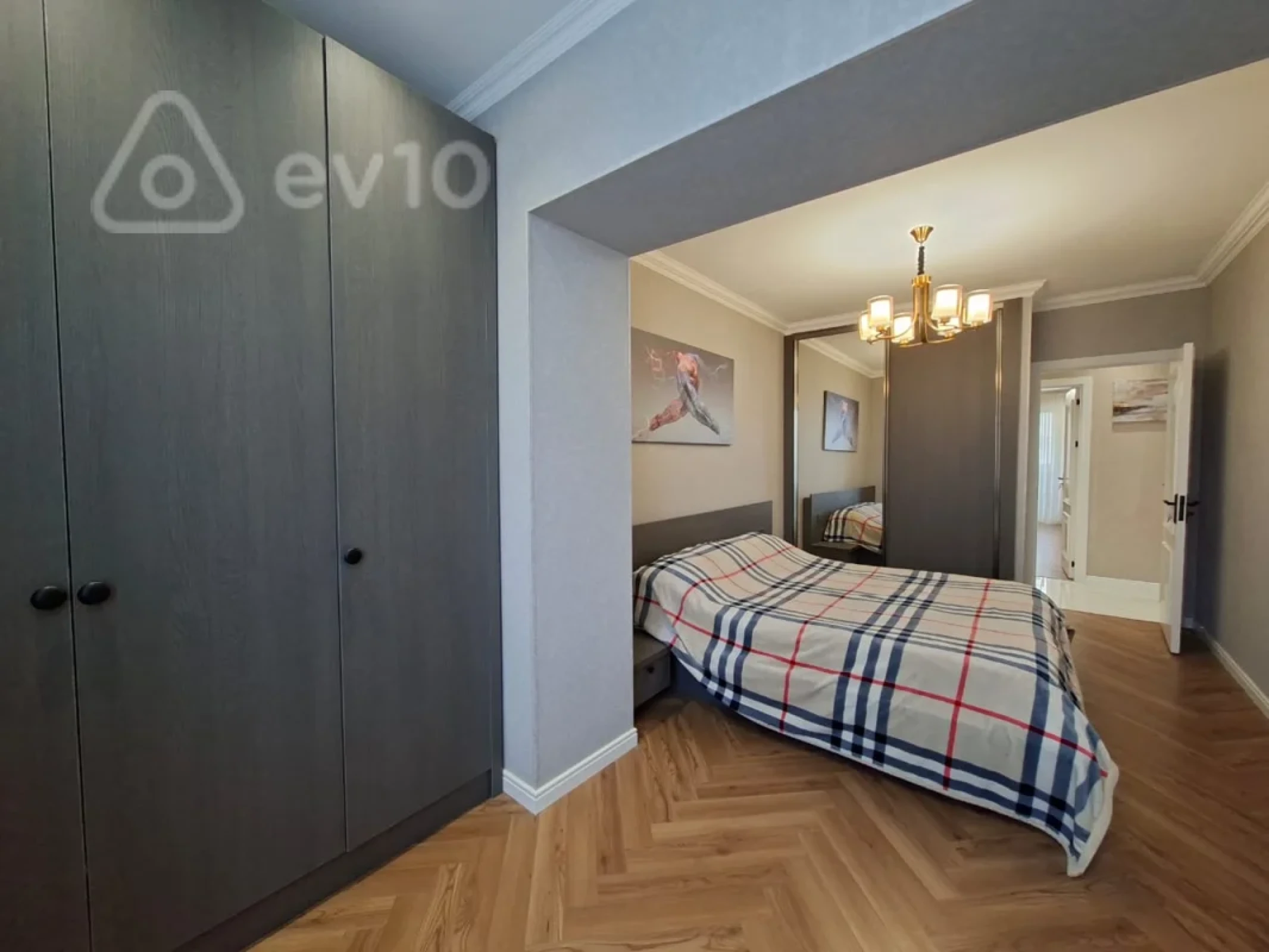 Satılır 3 otaqlı köhnə tikili 75 m²