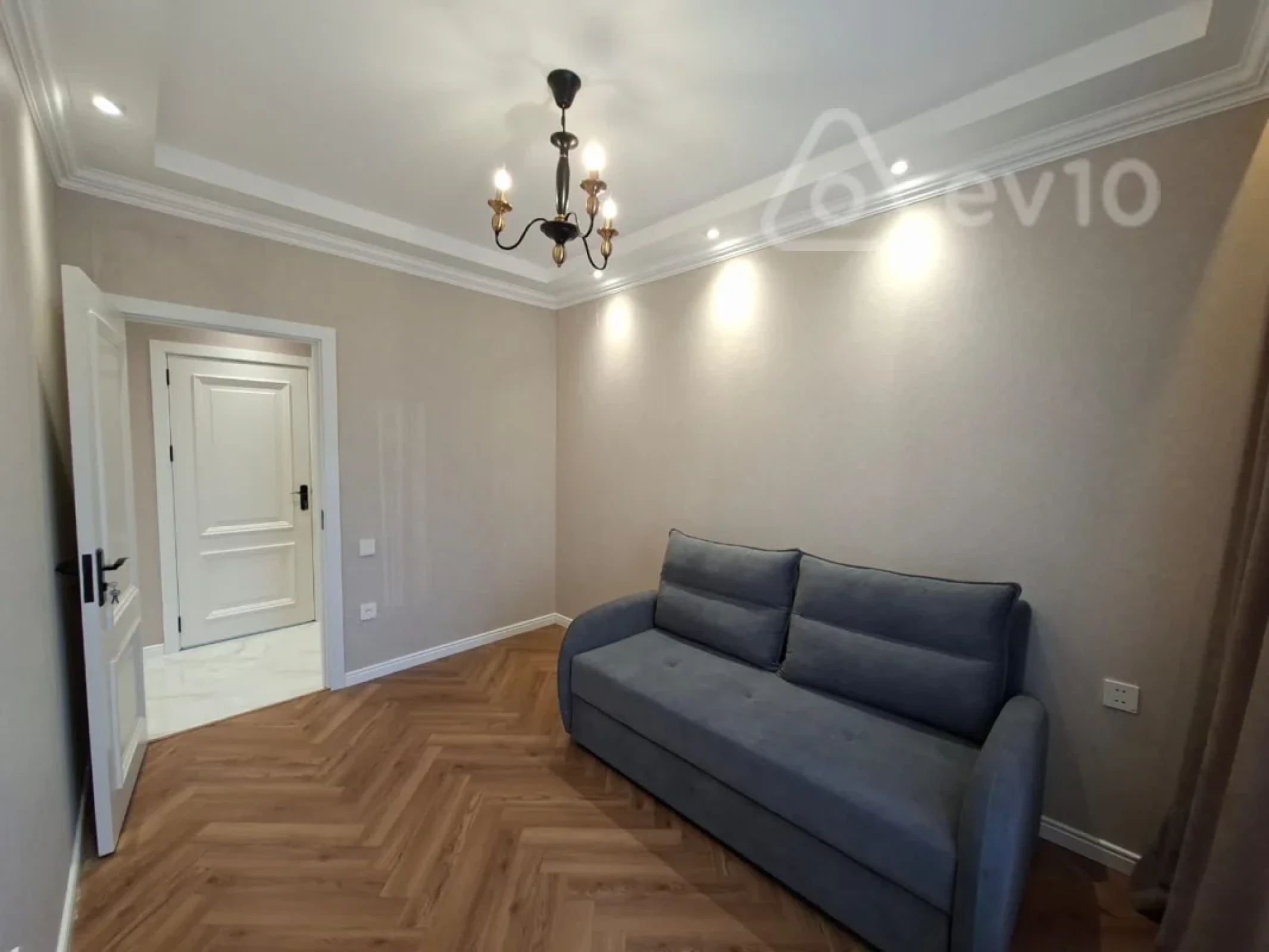 Satılır 3 otaqlı köhnə tikili 75 m²