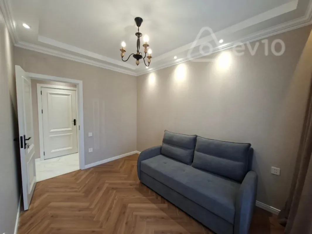 Satılır 3 otaqlı köhnə tikili 75 m²