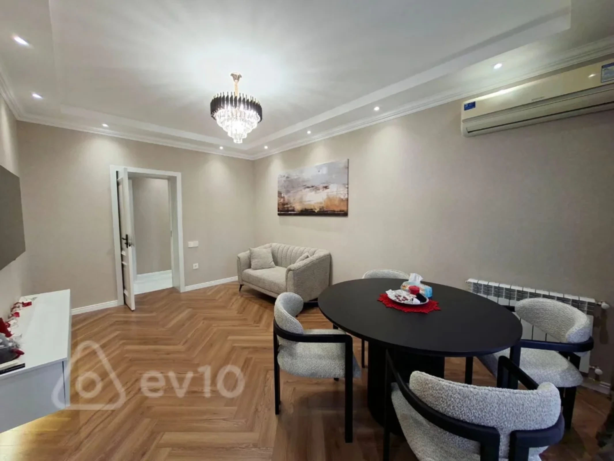 Satılır 3 otaqlı köhnə tikili 75 m²