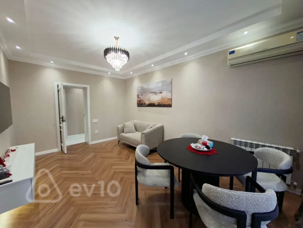 Satılır 3 otaqlı köhnə tikili 75 m²