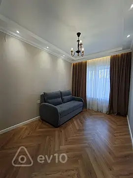 Satılır 3 otaqlı köhnə tikili 75 m²