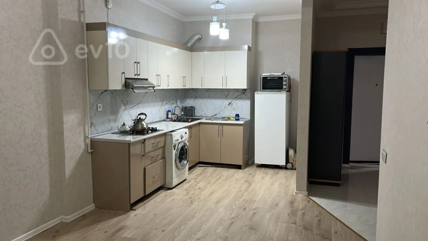 Kirayə verilir 3 otaqlı yeni tikili 80 m²