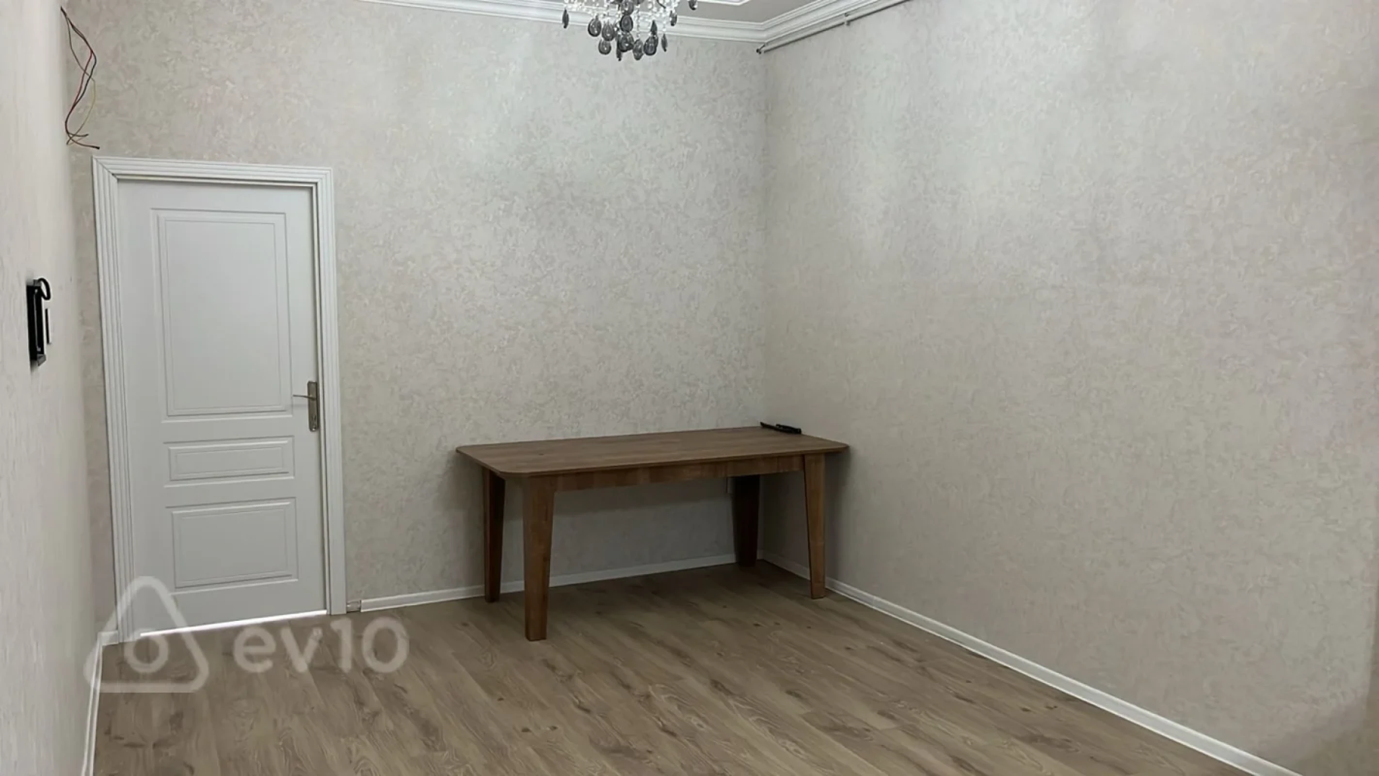 Kirayə verilir 3 otaqlı yeni tikili 80 m²