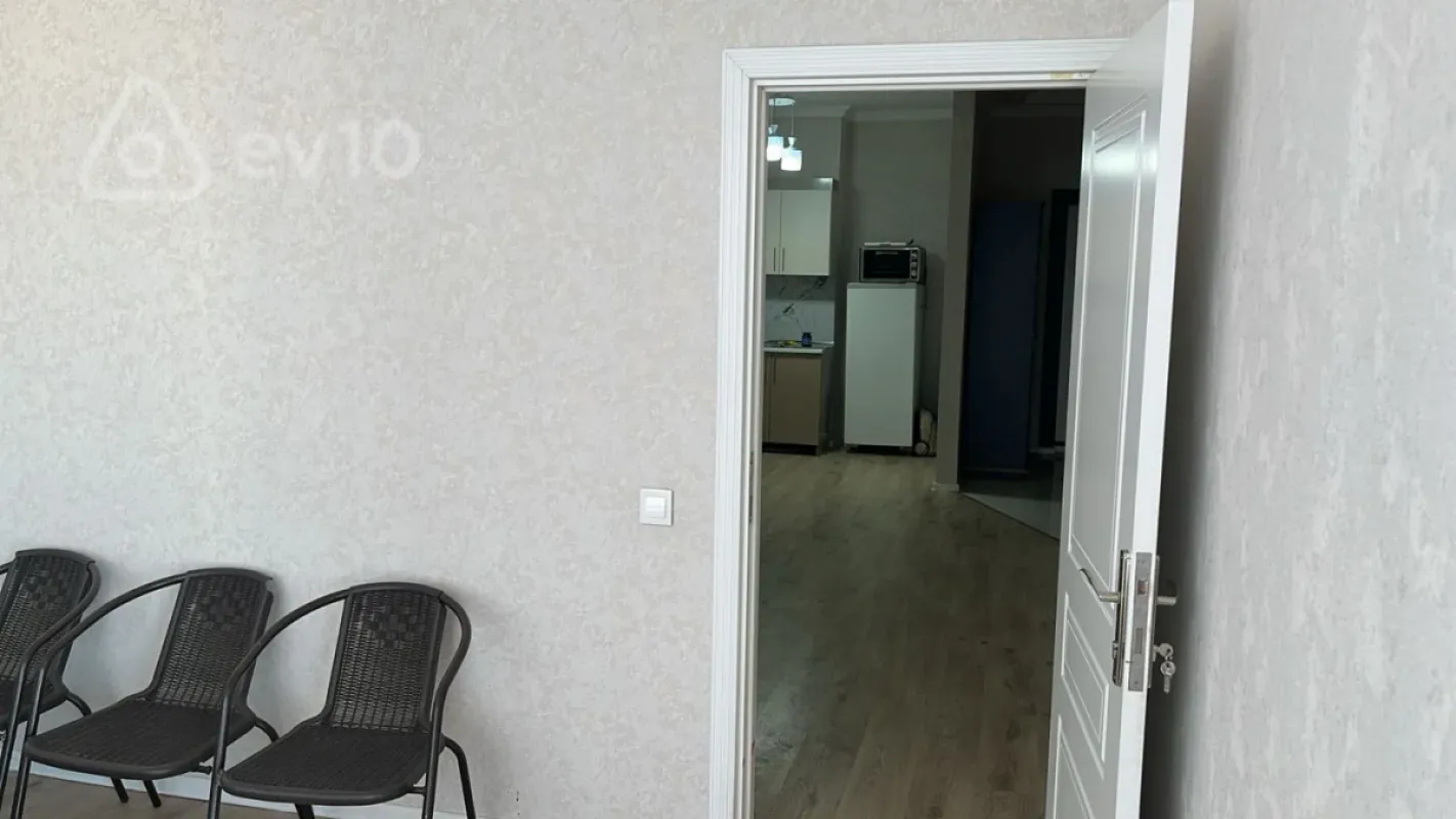 Kirayə verilir 3 otaqlı yeni tikili 80 m²