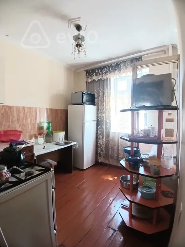 Satılır 3 otaqlı köhnə tikili 67 m²