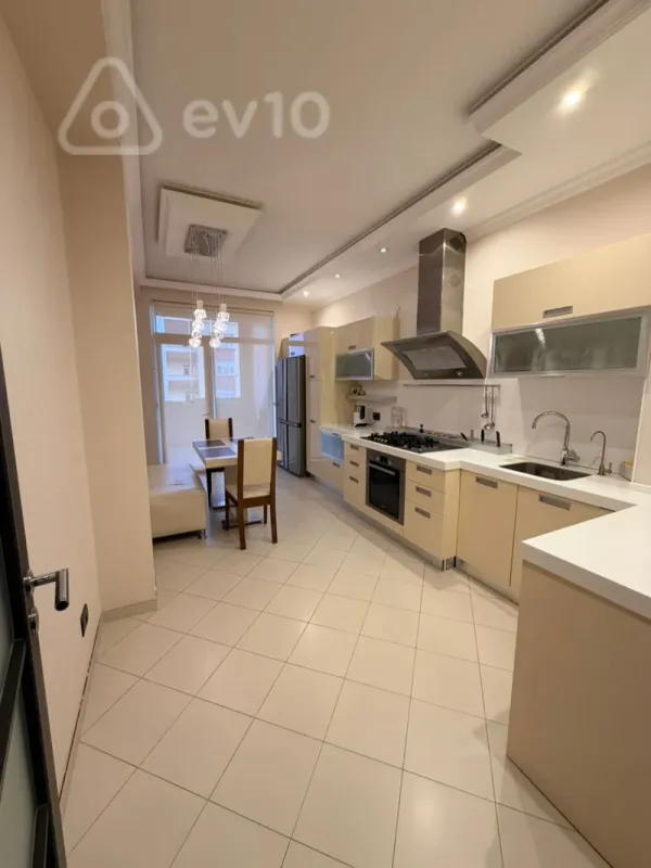 Satılır 4 otaqlı yeni tikili 147 m²