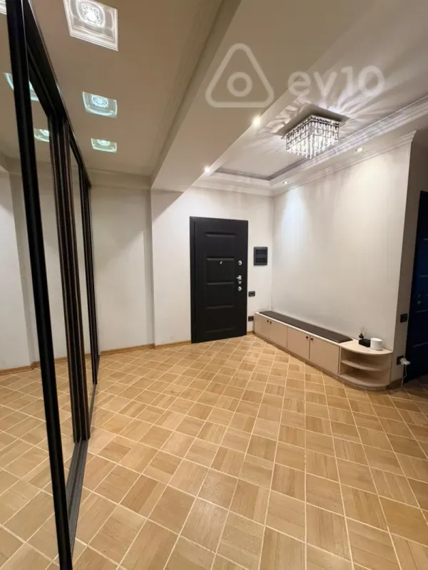 Satılır 4 otaqlı yeni tikili 147 m²