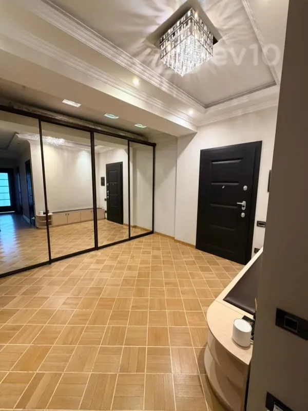 Satılır 4 otaqlı yeni tikili 147 m²