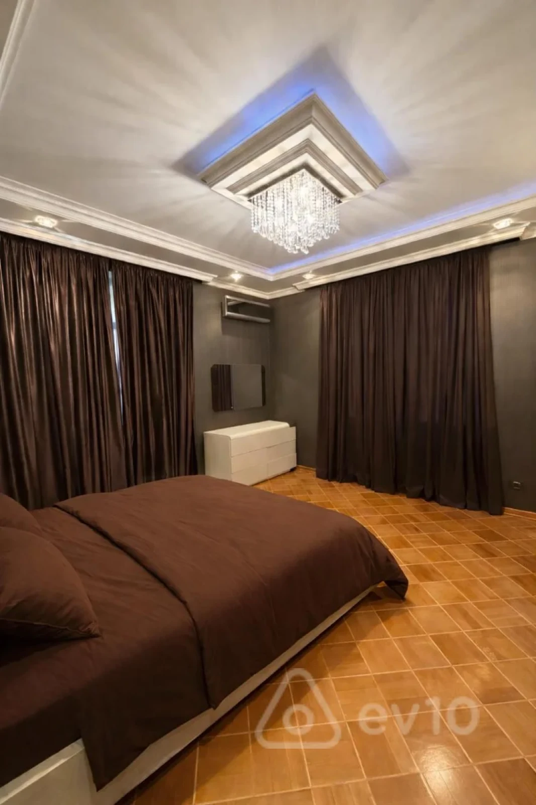 Satılır 4 otaqlı yeni tikili 147 m²