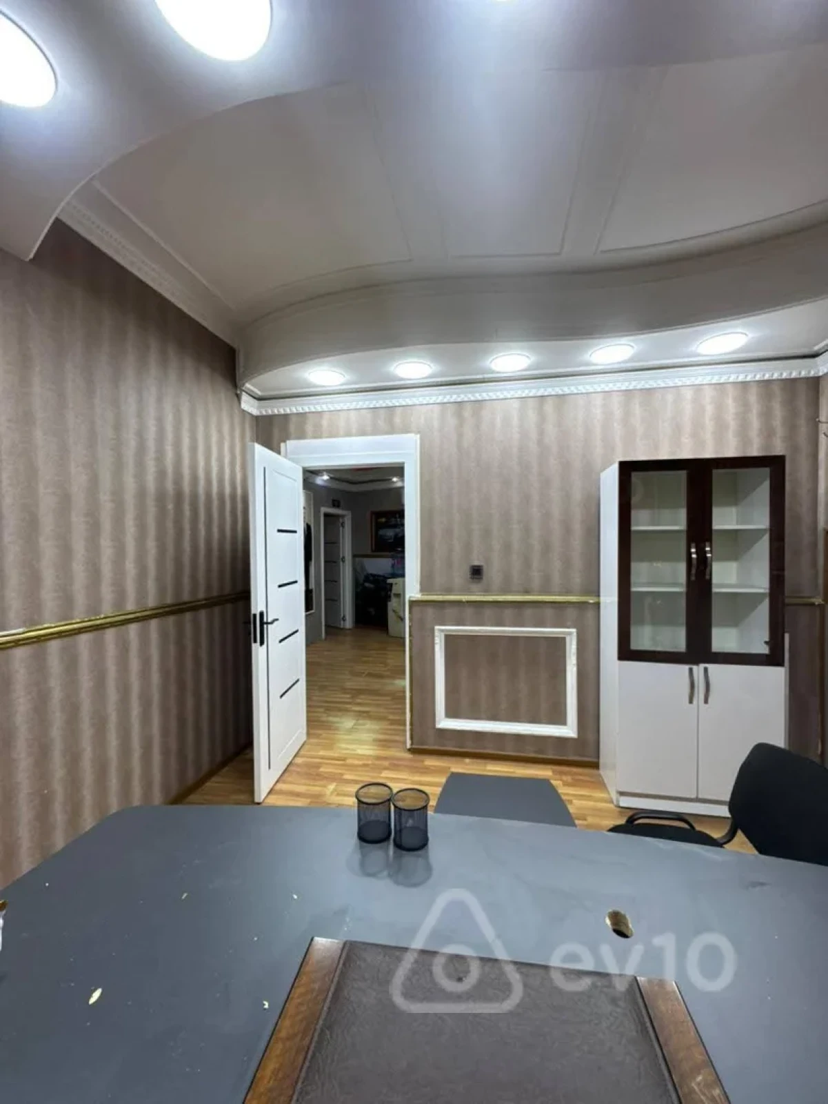 Kirayə verilir 5 otaqlı ofis 80 m²