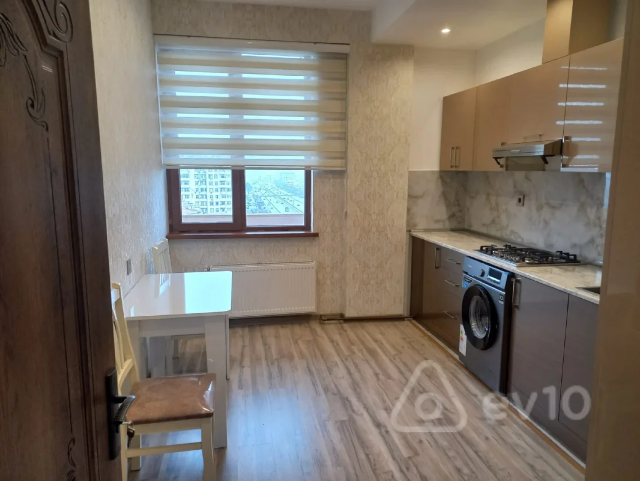 Kirayə verilir 2 otaqlı yeni tikili 75 m²